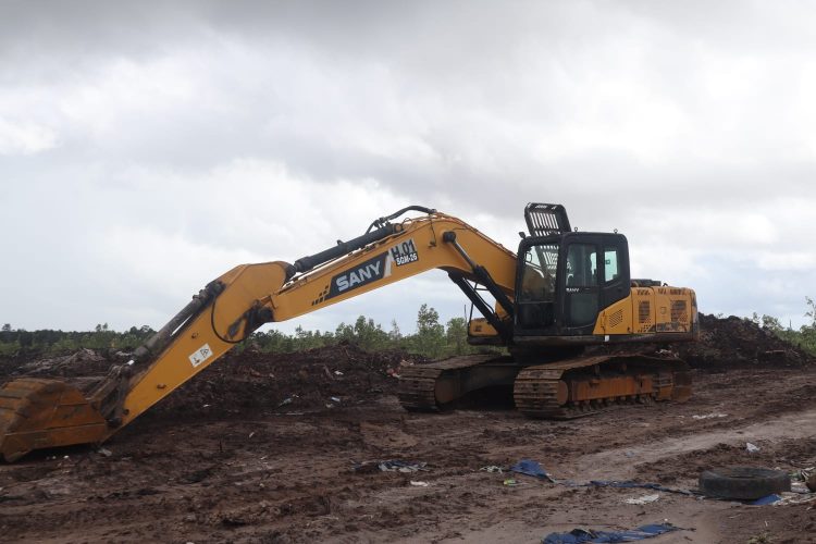 Puluhan Set Dompeng Dan Belasan Unit Exavator Bebas Lakukan PETI