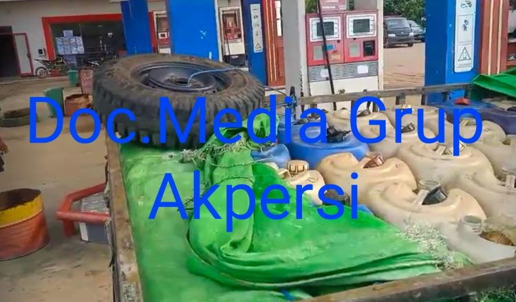 Aneh Satu Pic Up Penuh Jirigen Ditemukan Tim AKPERSI KALBAR Di SPBU Telabang