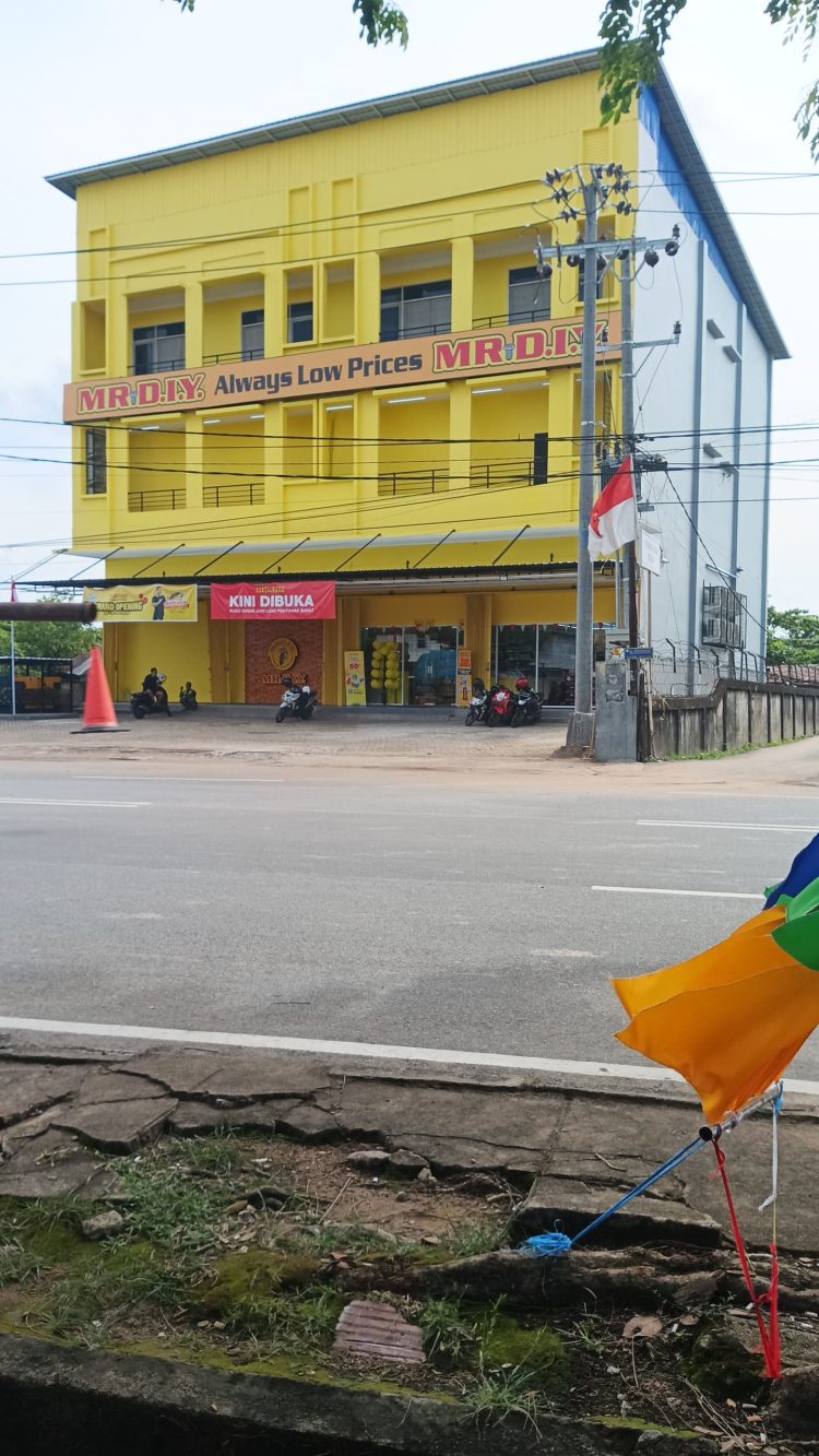 PERUSAHAAN MR.D.I.Y DIRIKAN CABANG BARU, PEREKRUTAN TENAGA KERJA ABAIKAN MASYARAKAT SEKITAR