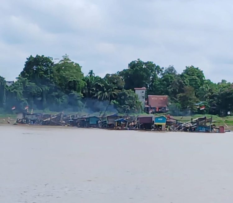 Aktivitas PETI di Daerah Aliran Sungai Kapuas Makin Tak Terkendali