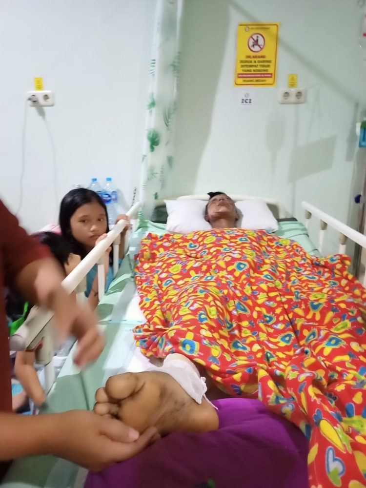 “AP” Pemilik Gudang Penyulingan Yang Terbakar Beri Klarifikasi Pontianak – “AP” pemilik gudang yang diberitakan tempat penyulingan oli bekas menjadi bio solar yang meledak dan menyebabkan karyawannya terbakar memberikan klarifikasi atau hak jawab 26/09/2025