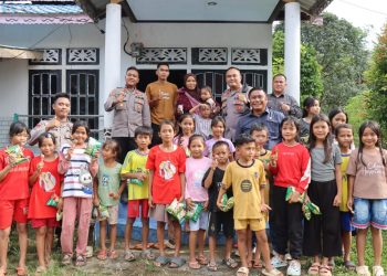 Kapolres Melawi Kuatkan Semangat Ananda Fahriza Ali Saputra Dengan Kursi Roda