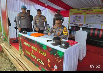 Kapolres Melawi Sapa Langsung Penumpang Bus di Terminal Sidomulyo